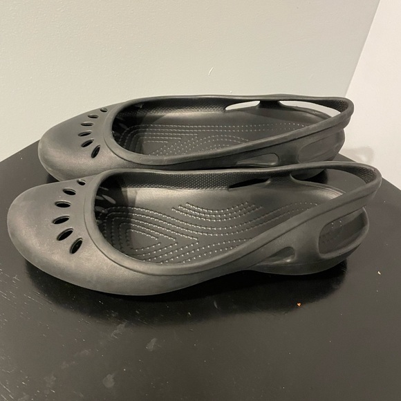 CROCS Women's Black Slingback slip on size 8 - Picture 3 of 4